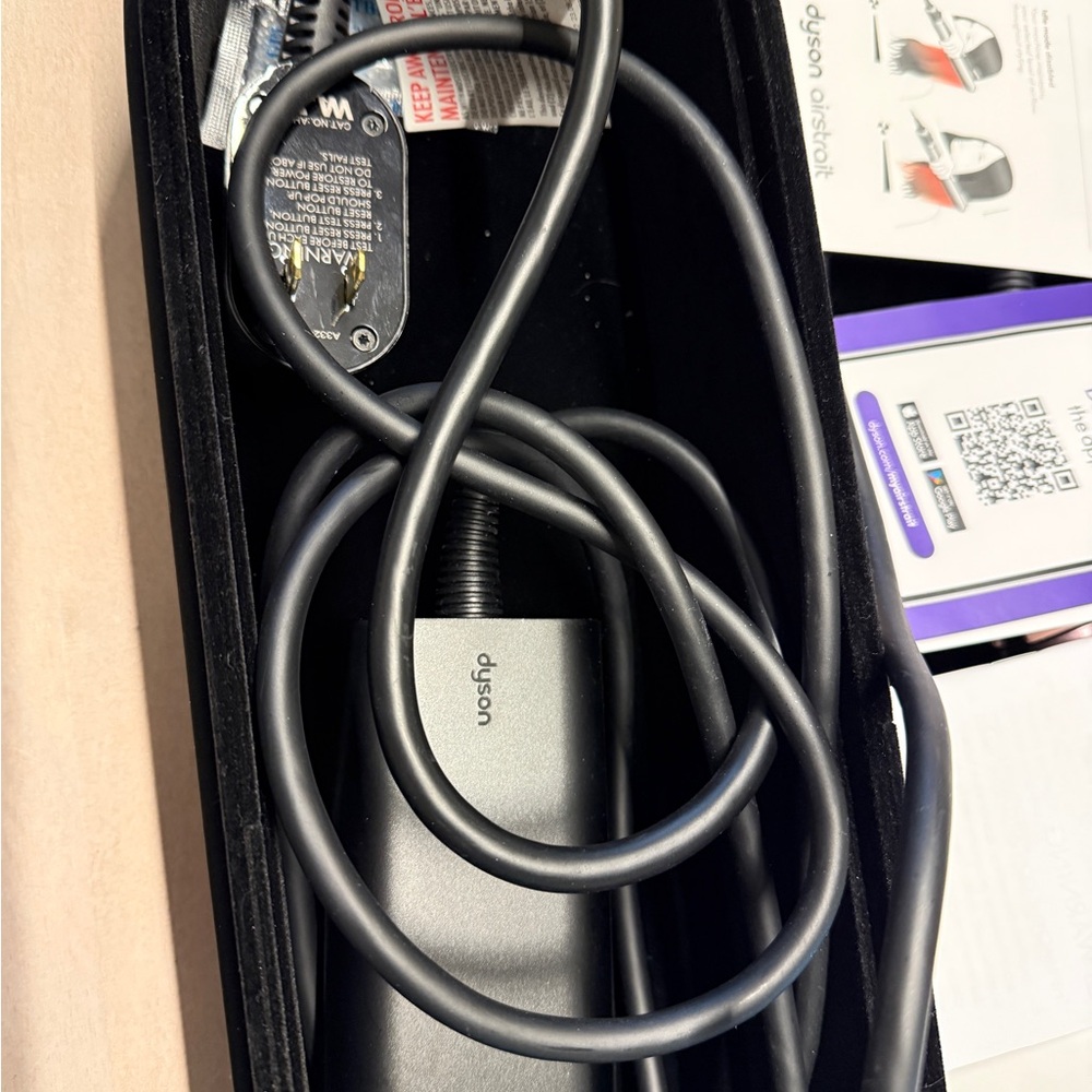 Dyson airstrait straightener in Jasper Plum color- like new with box - Picture 6 of 9